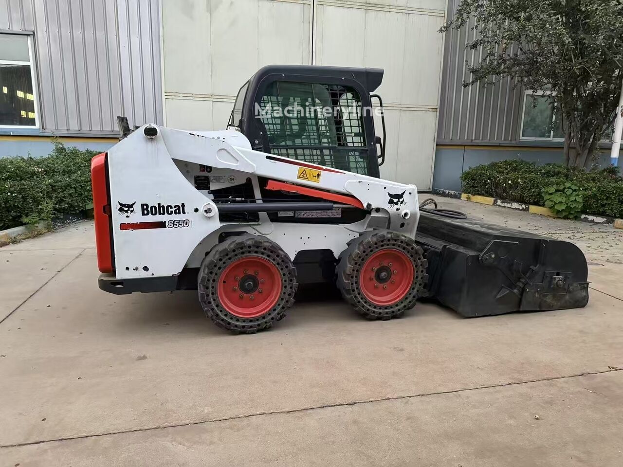 Купить мини-погрузчик Bobcat S550 S76 S450 S16 | Machineryline KG Мини-погрузчик Bobcat S550 S76 S450 S16 - Machineryline