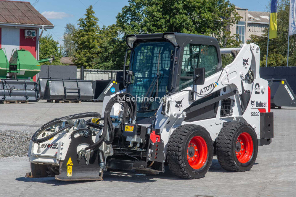 Bobcat S590 skid steer