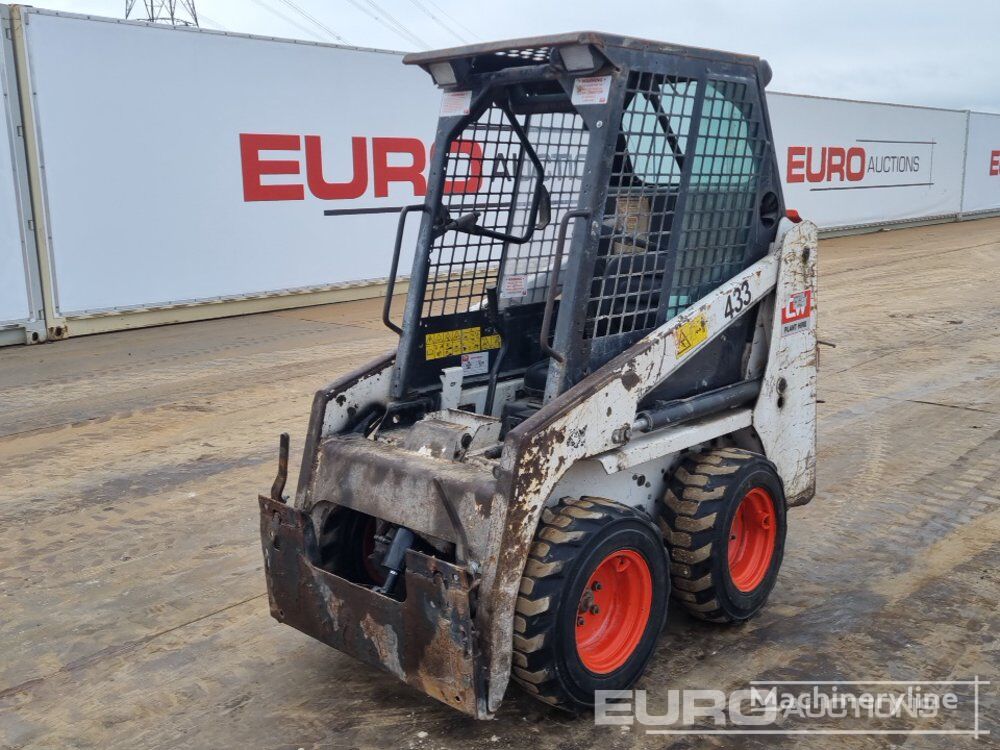 máy xúc lật đổ ngược Bobcat S70