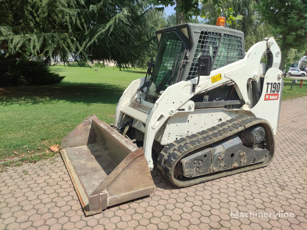 skid steer Bobcat T190