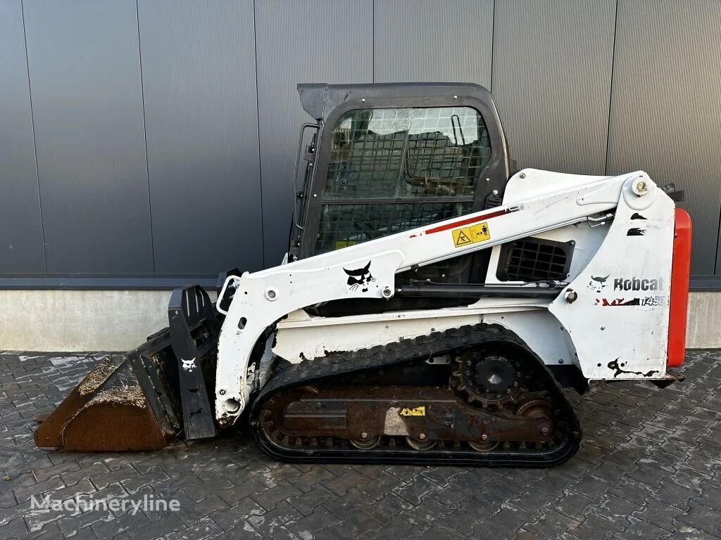 Bobcat T450 skid steer