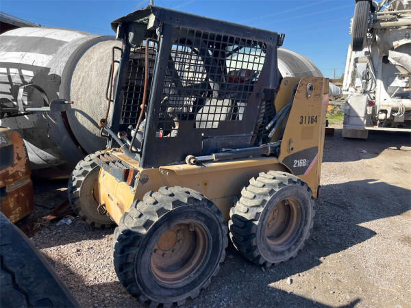 Caterpillar 216B skid steer