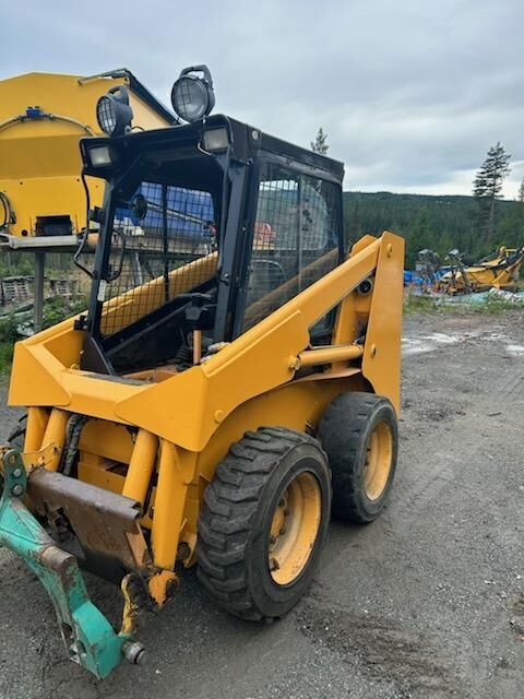 Mustang 2040  pienkuormain - Machineryline