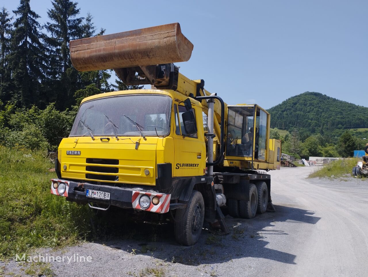 Tatra UDS Tatra  815 telescopic boom excavator