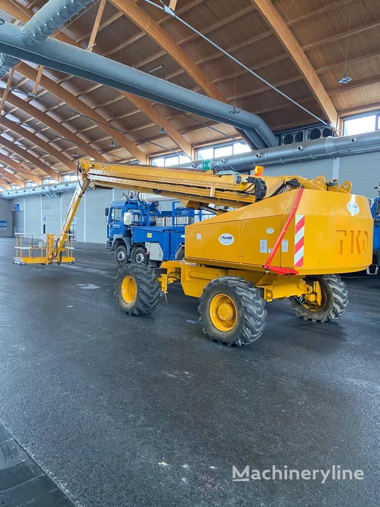 Genie 2600 telescopic boom lift