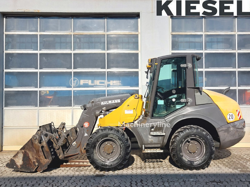 Máy xúc bánh lốp ống lồng Ahlmann AS900 - Machineryline