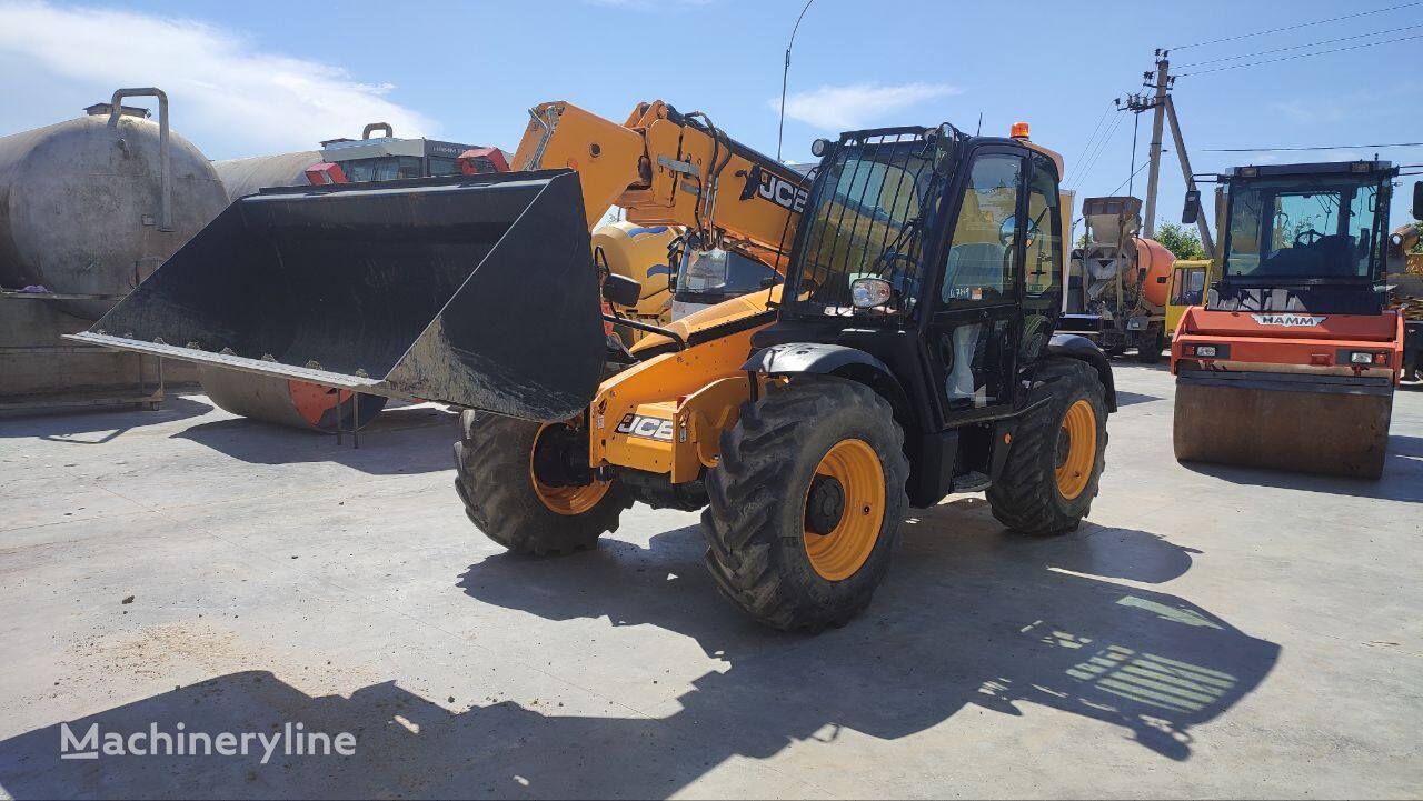 телескопический фронтальный погрузчик JCB 535-95