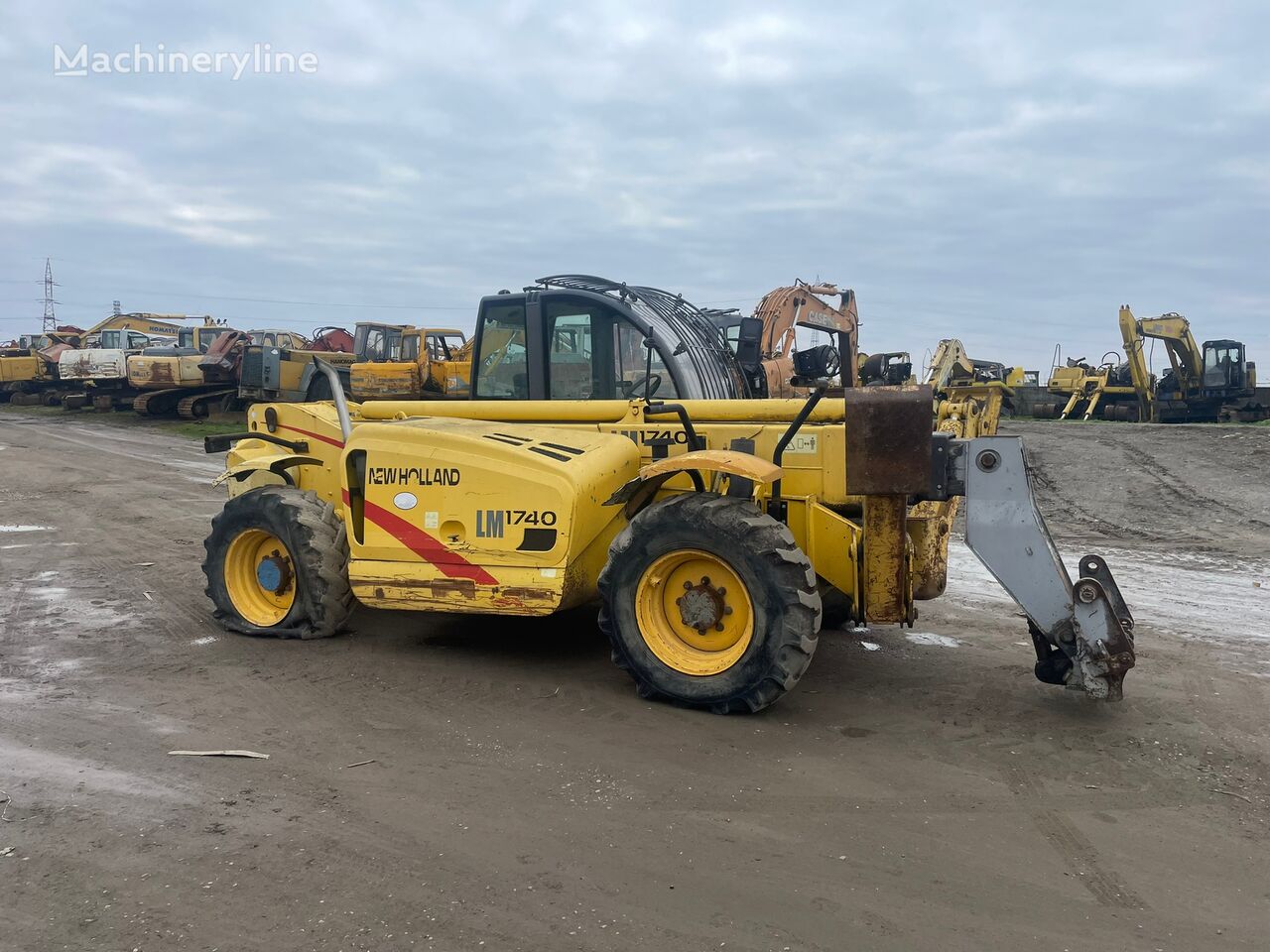 chargeuse articulée télescopique New Holland LM 1740 pour pièces détachées