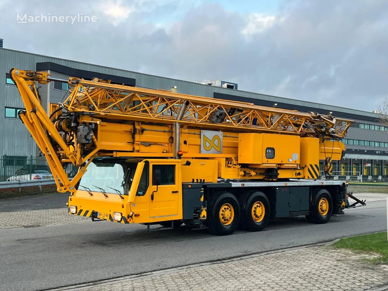 tower crane Spierings SK377 AT3