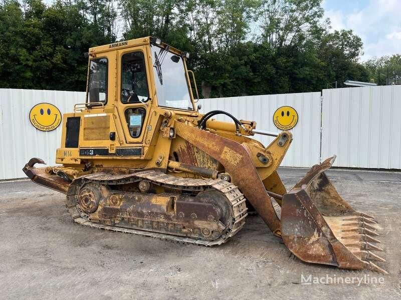 ماكينة التحميل المجنزرة Caterpillar 943