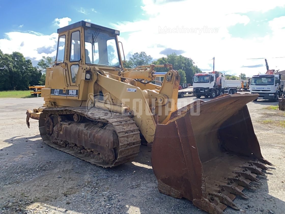 carregadeira de esteira Caterpillar 963b