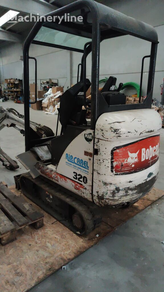 escavadora de rastos Bobcat 320