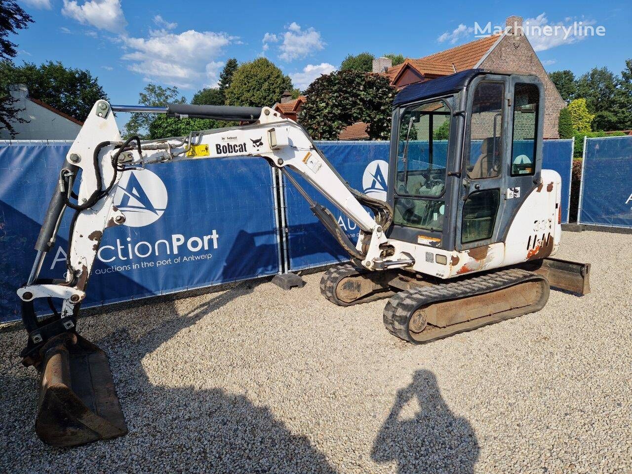 pelle sur chenilles Bobcat 331D