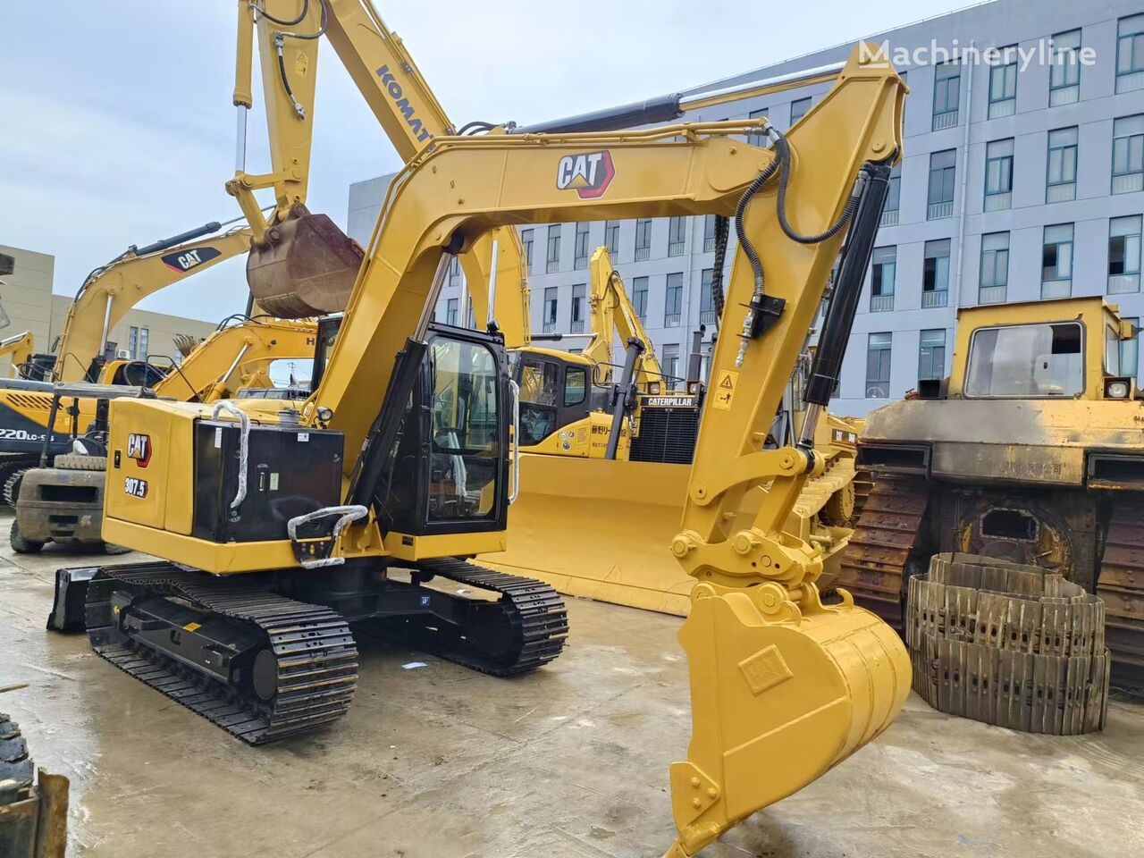 гусеничный экскаватор CAT 307.5