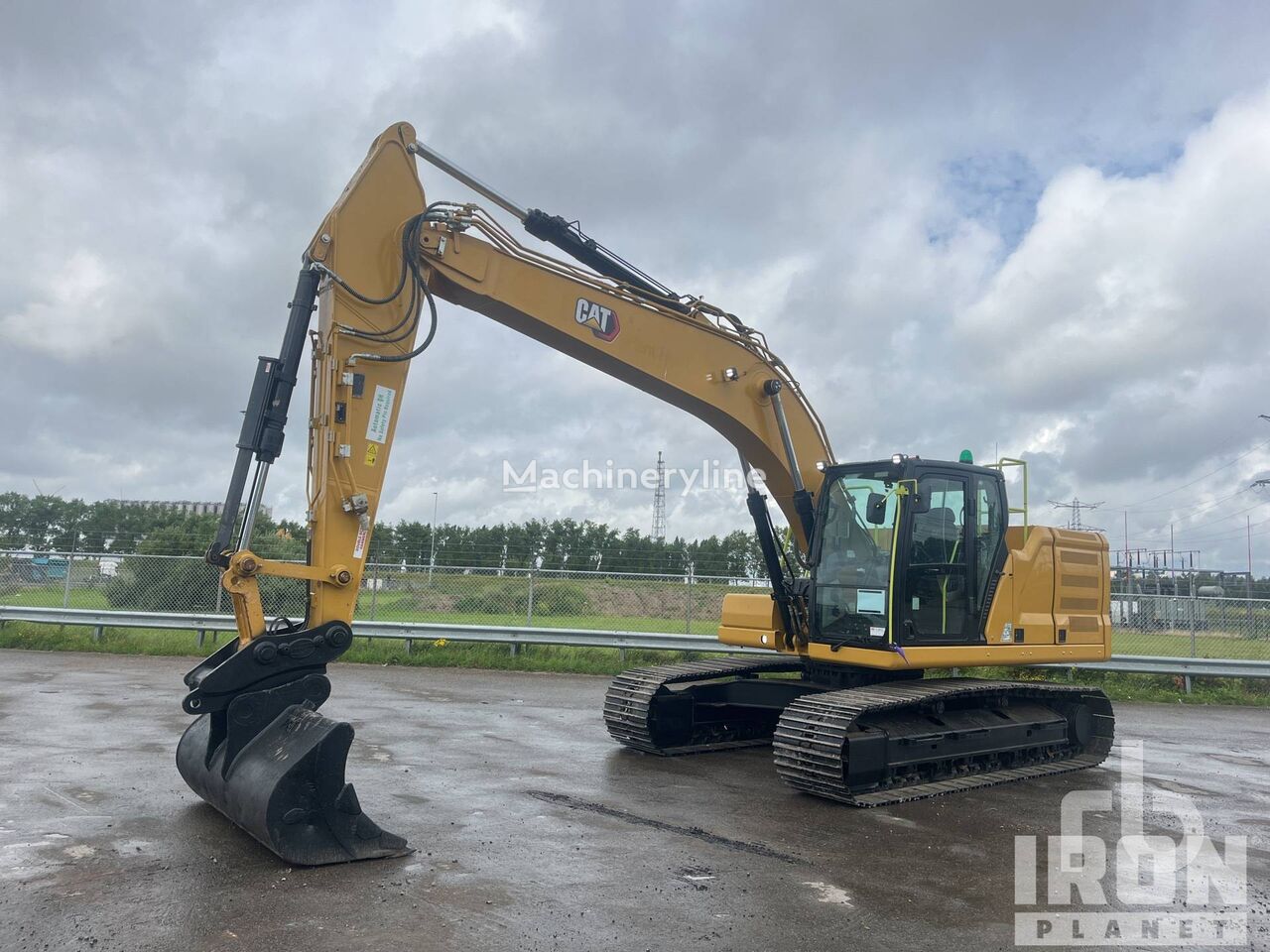 excavator dengan track CAT 320GC