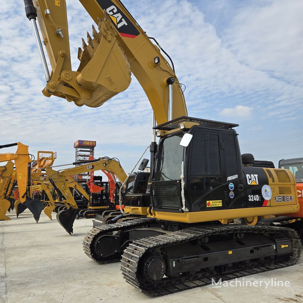 excavator dengan track CAT 324D2