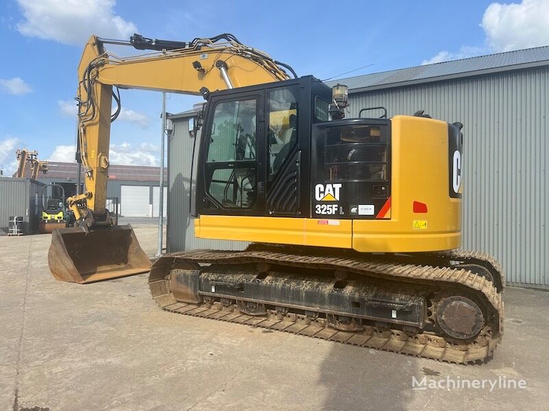 CAT 325 FL tracked excavator