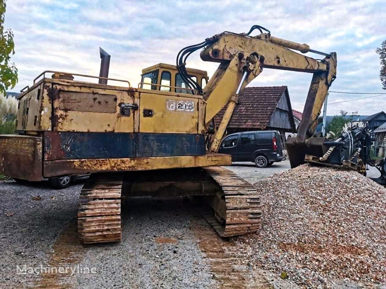 Caterpillar 215 tracked excavator