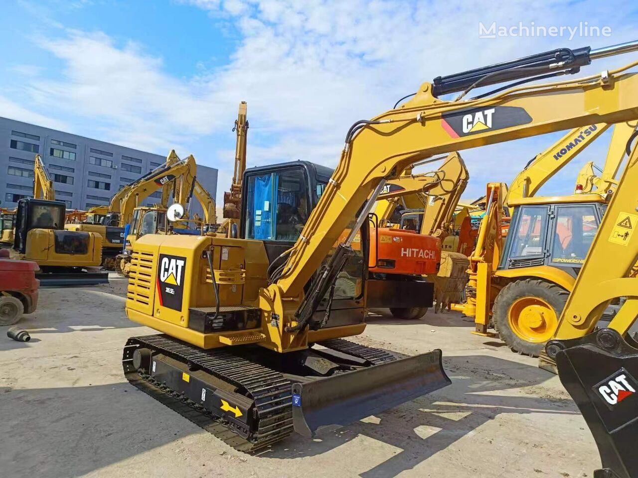 Caterpillar 305.5E2 tracked excavator