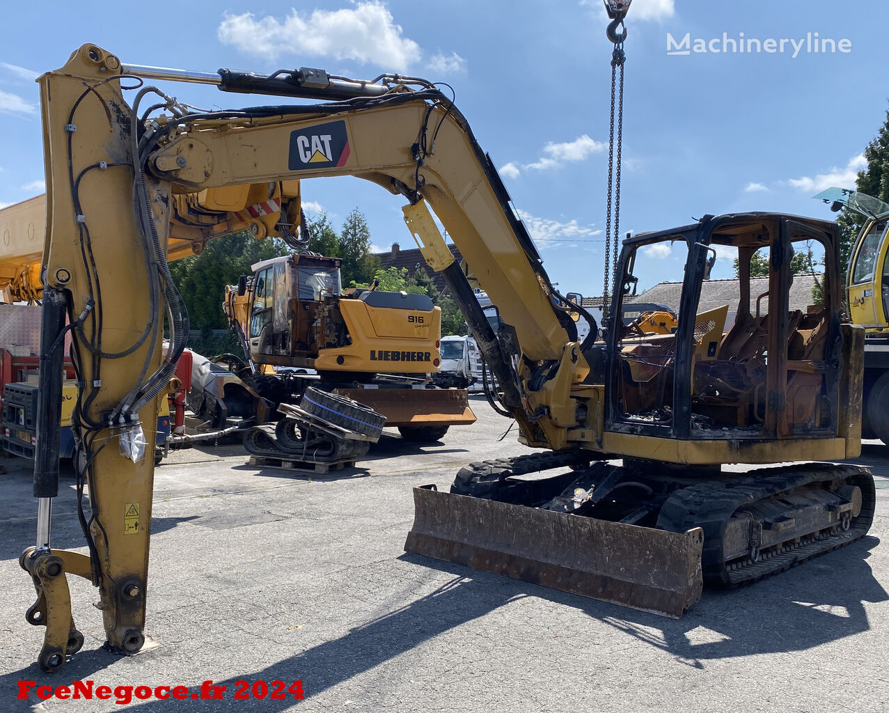 pelle sur chenilles Caterpillar 308 CR endommagée