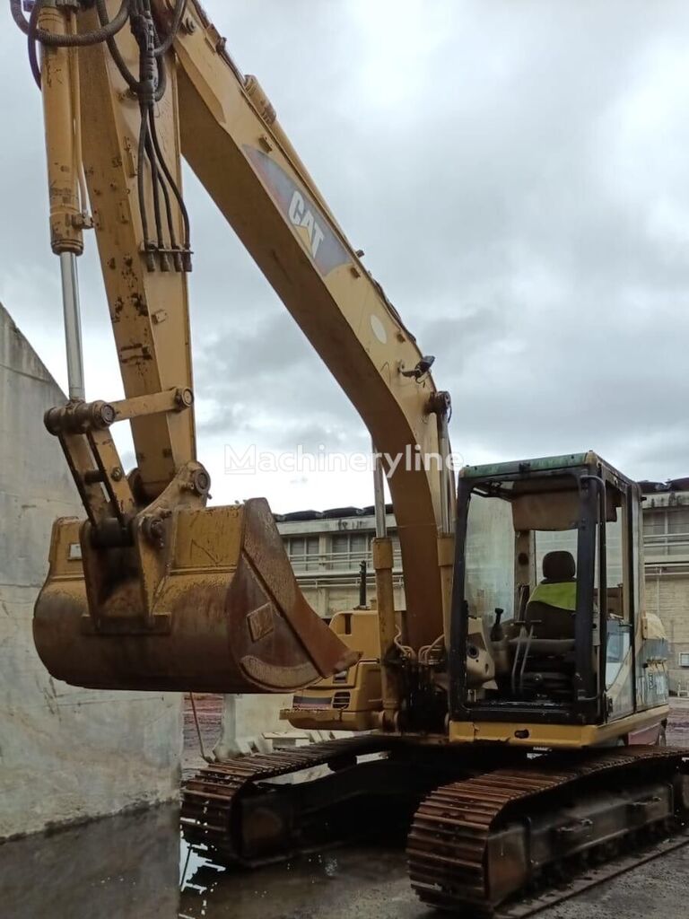 excavator dengan track Caterpillar 312BL