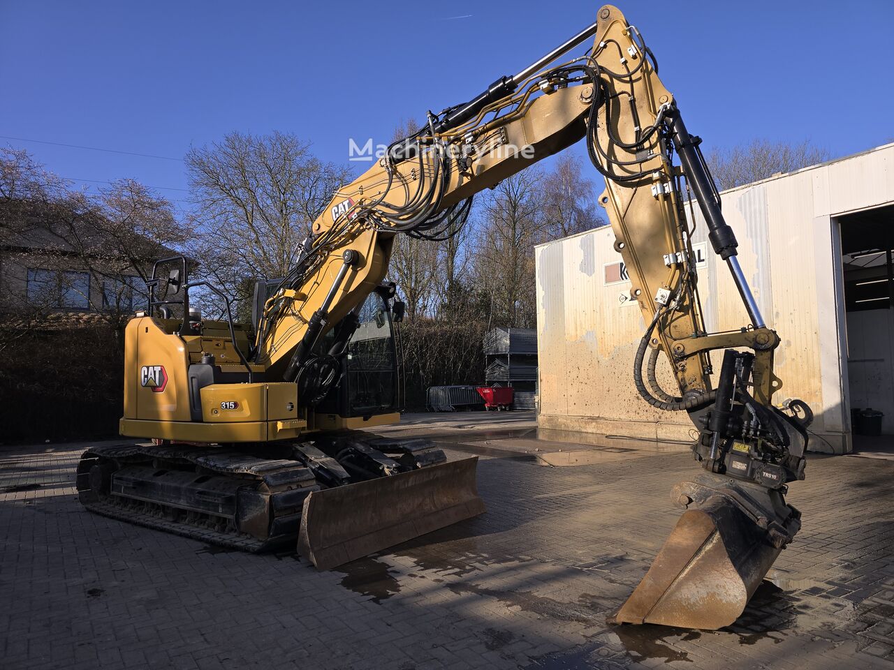 Caterpillar 315 tracked excavator