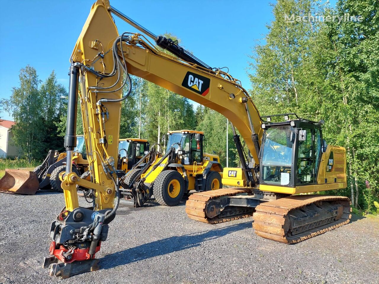 Caterpillar 320 tracked excavator