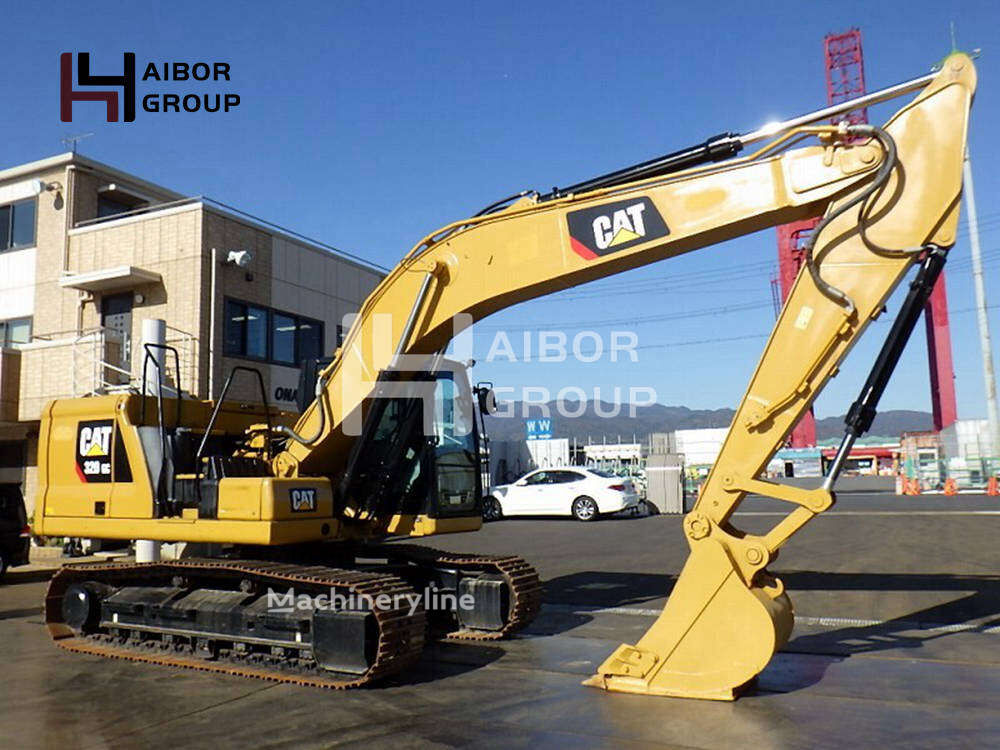 Caterpillar 320 tracked excavator