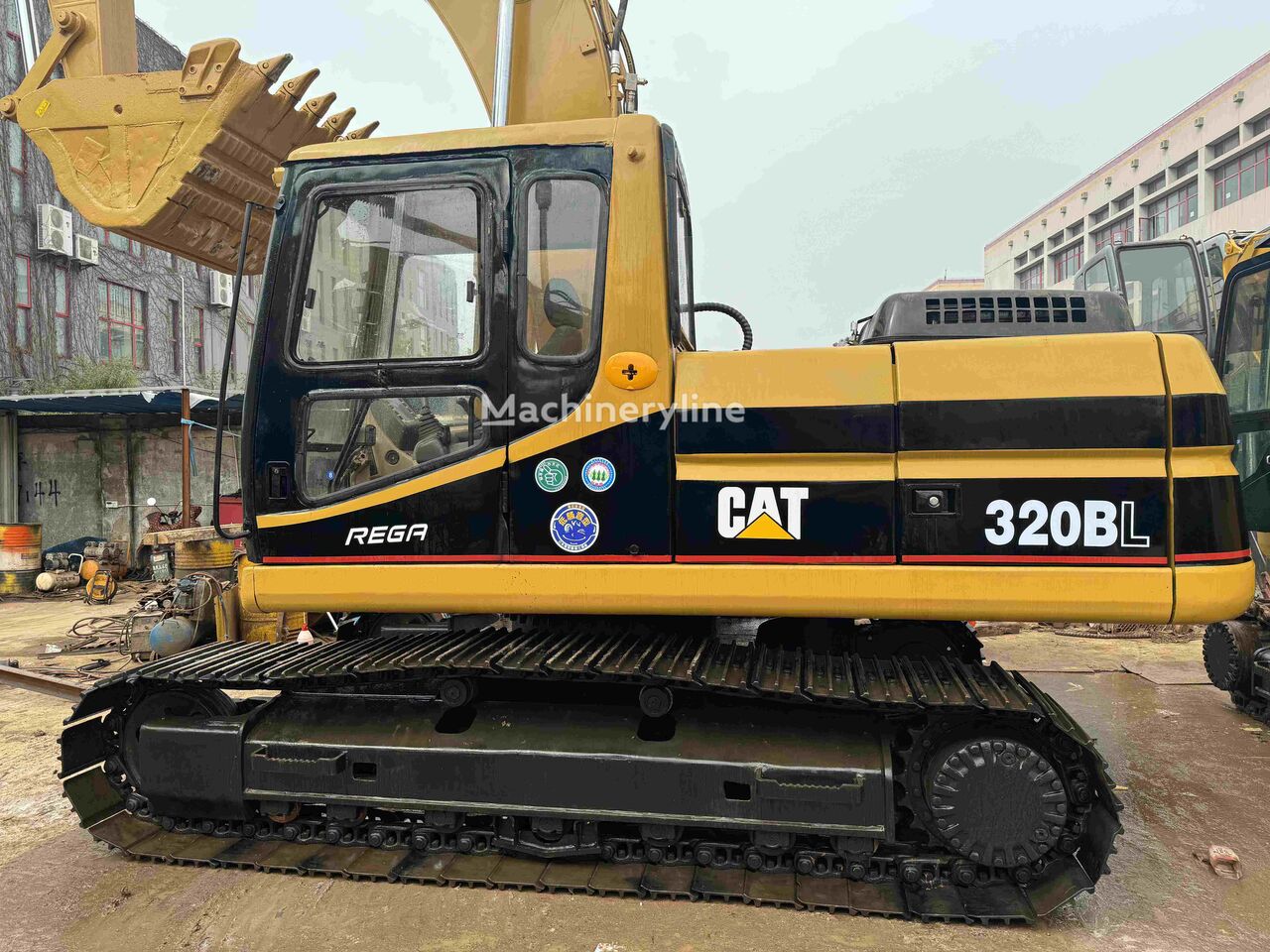 履带式挖掘机 Caterpillar 320BL - Machineryline