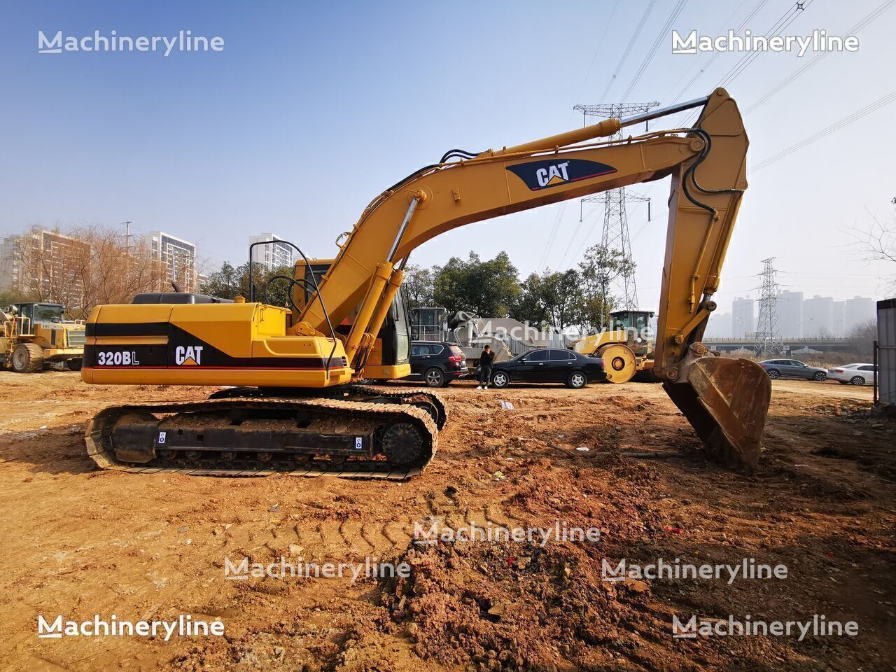 Caterpillar 320BL tracked excavator for sale | Machineryline SG Caterpillar 320BL tracked excavator - Machineryline