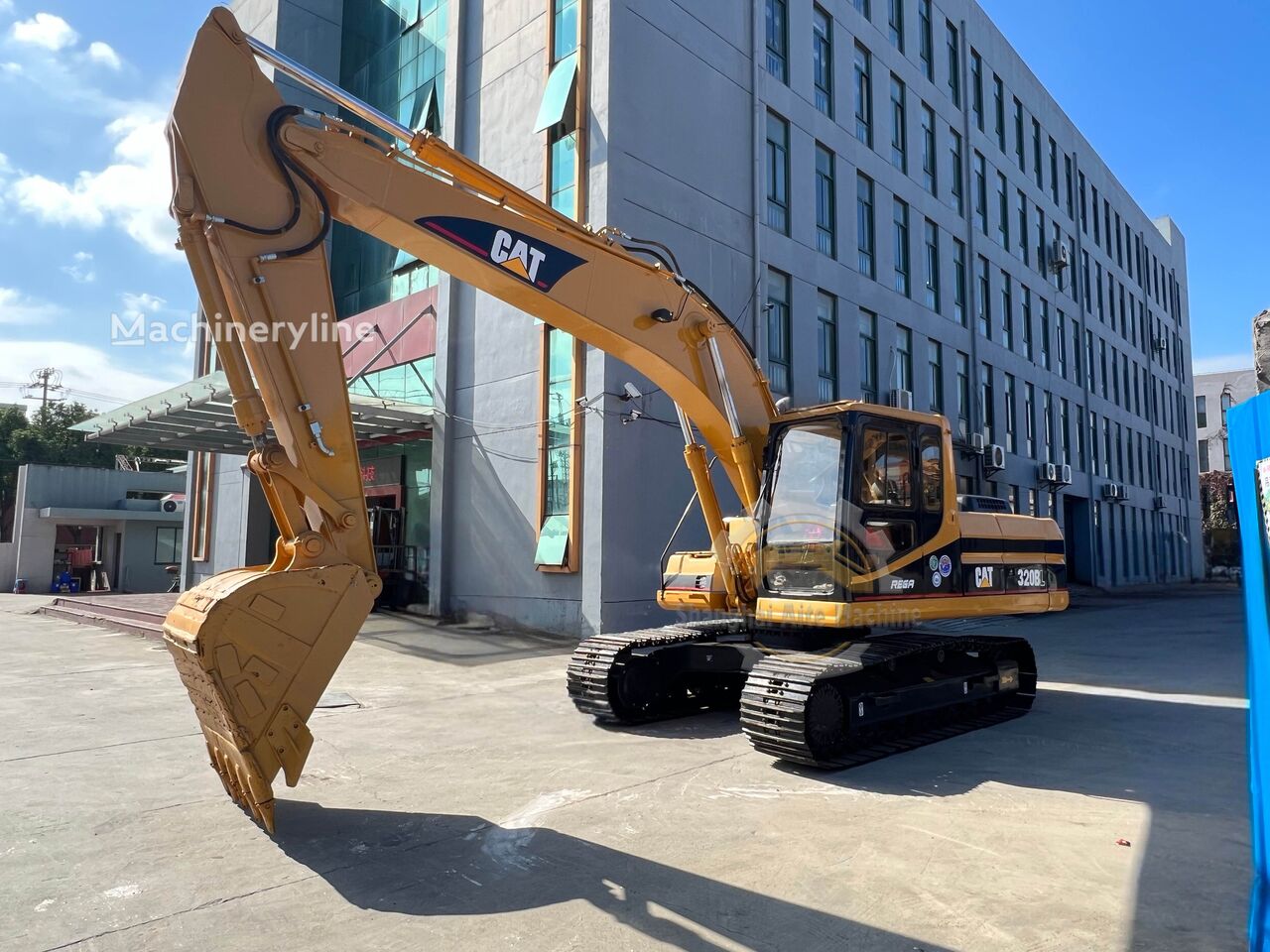 Caterpillar 320BL Kettenbagger - Machineryline