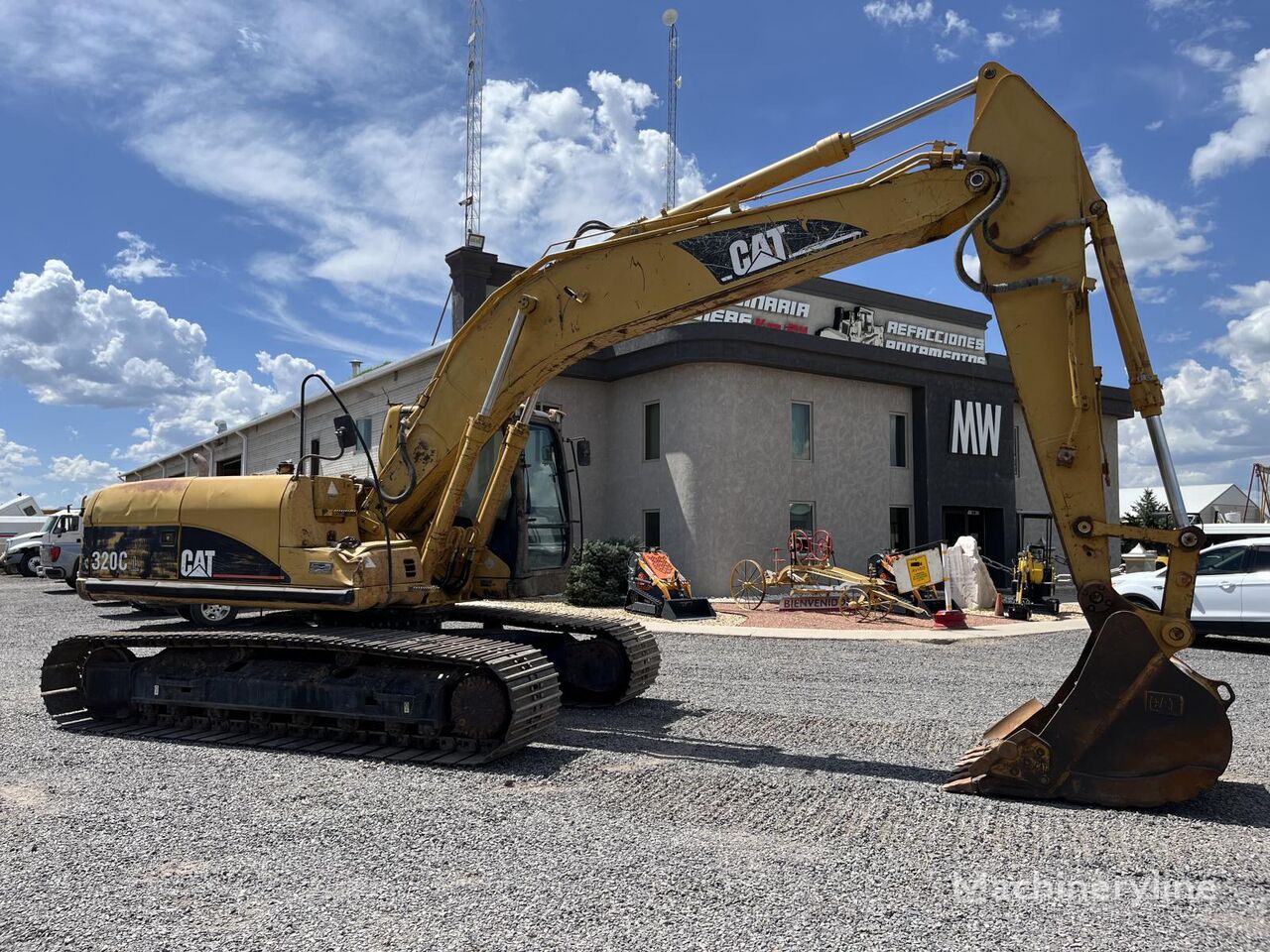 excavator dengan track Caterpillar 320C