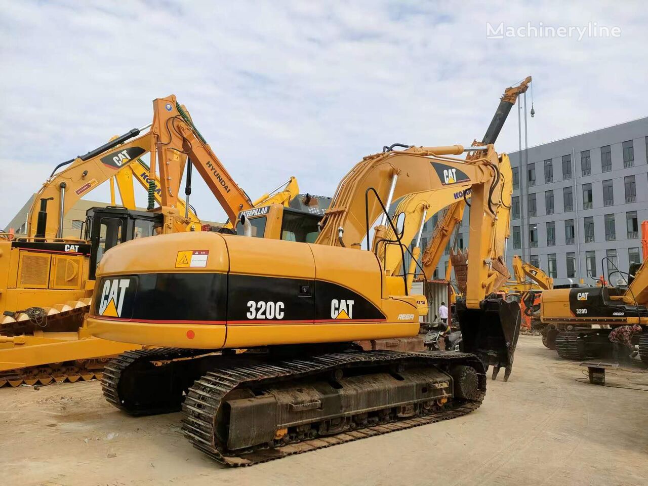 Pelle sur chenilles Caterpillar 320C à vendre | Machineryline TG Pelle sur chenilles Caterpillar 320C - Machineryline