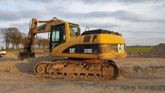 حفارة مجنزرة Caterpillar 320C (for parts ) من قطع الغيار