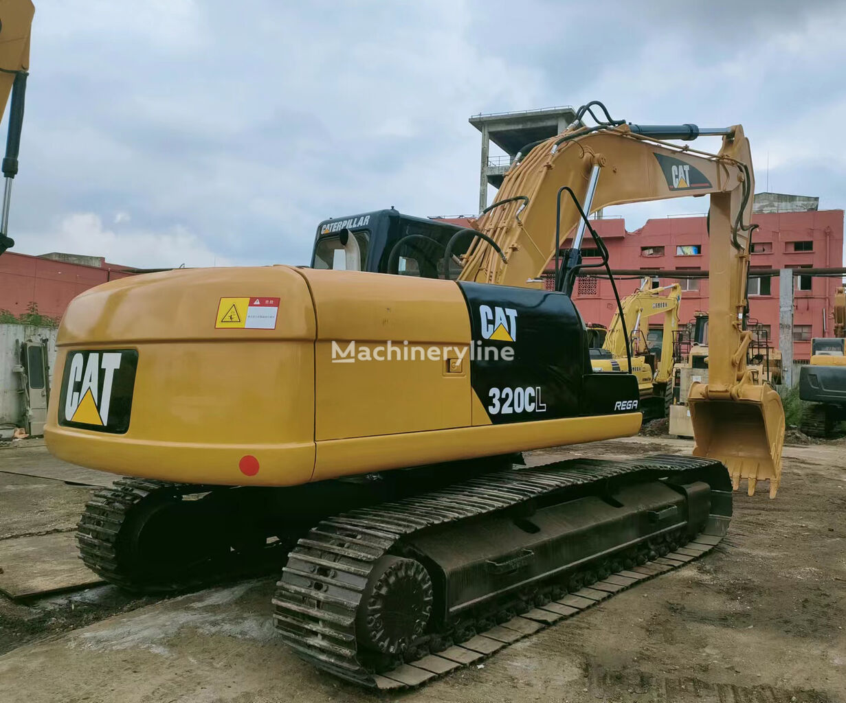 Caterpillar 320CL tracked excavator