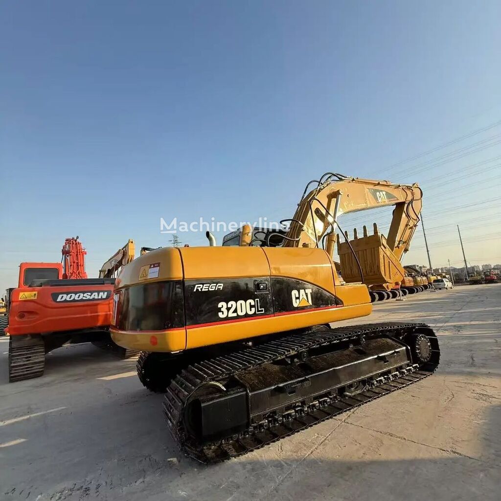 Гусеничный экскаватор Caterpillar 320CL - Machineryline