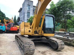 Caterpillar 320CL tracked excavator