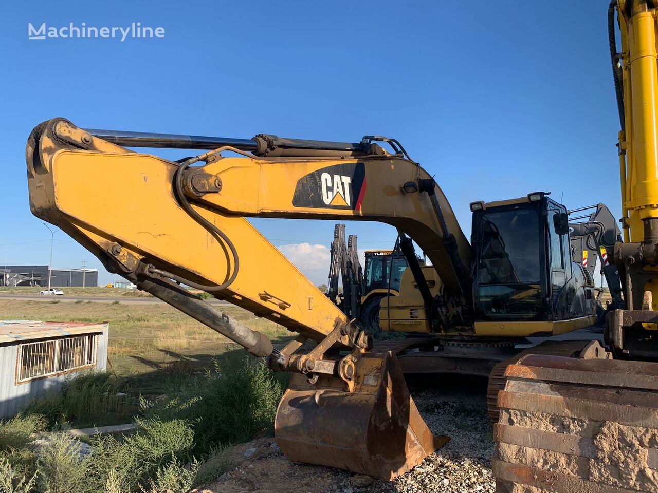 Caterpillar 320D tracked excavator