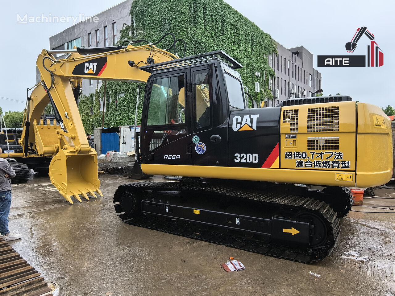 pelle sur chenilles Caterpillar 320D