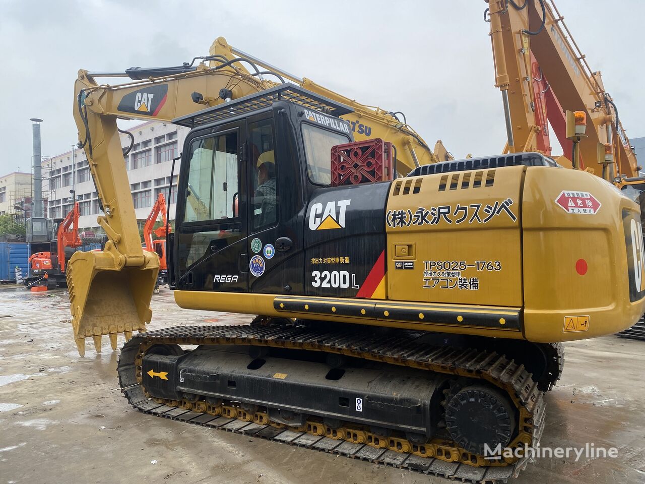 pelle sur chenilles Caterpillar 320D