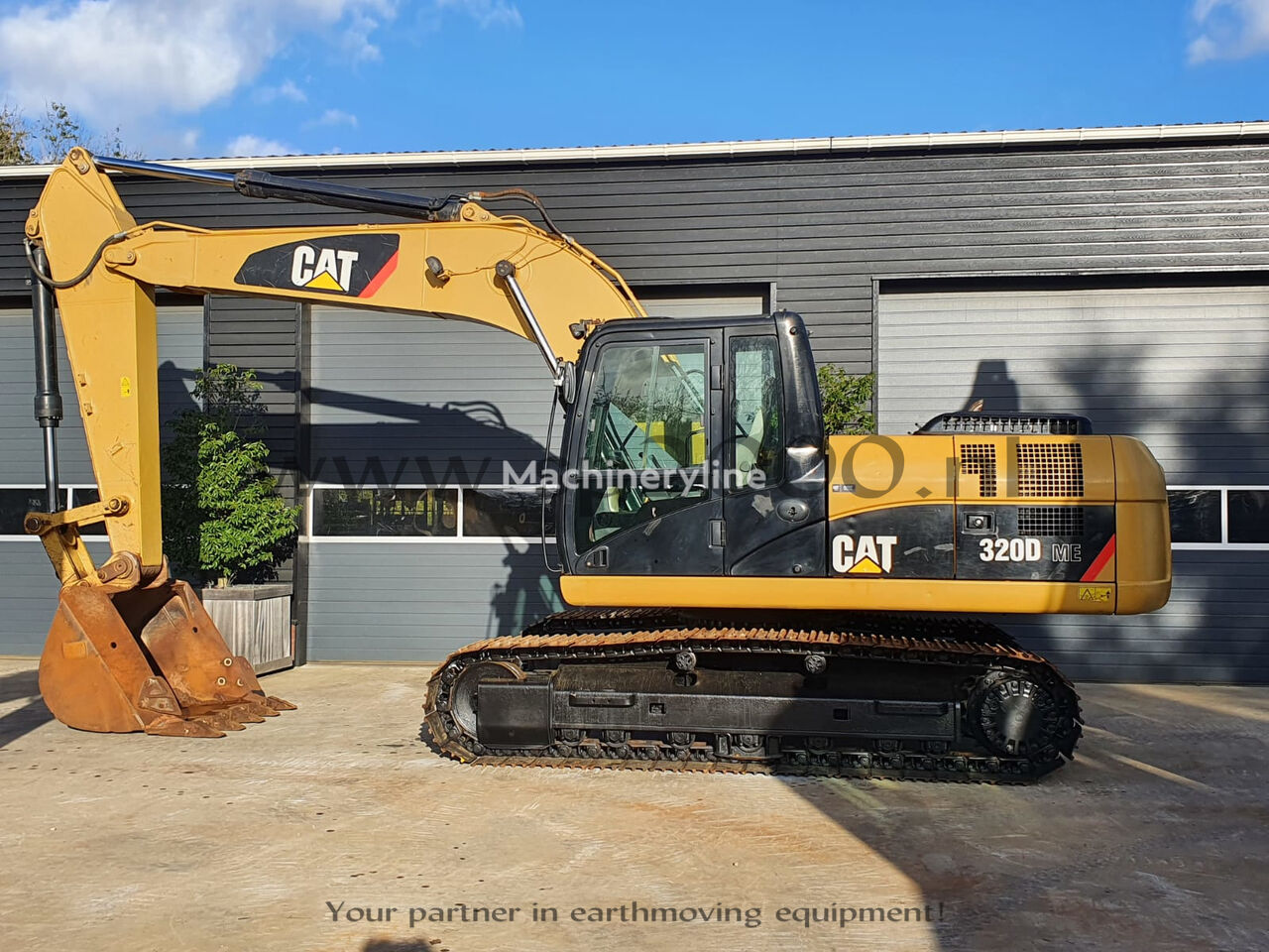 Caterpillar 320D tracked excavator