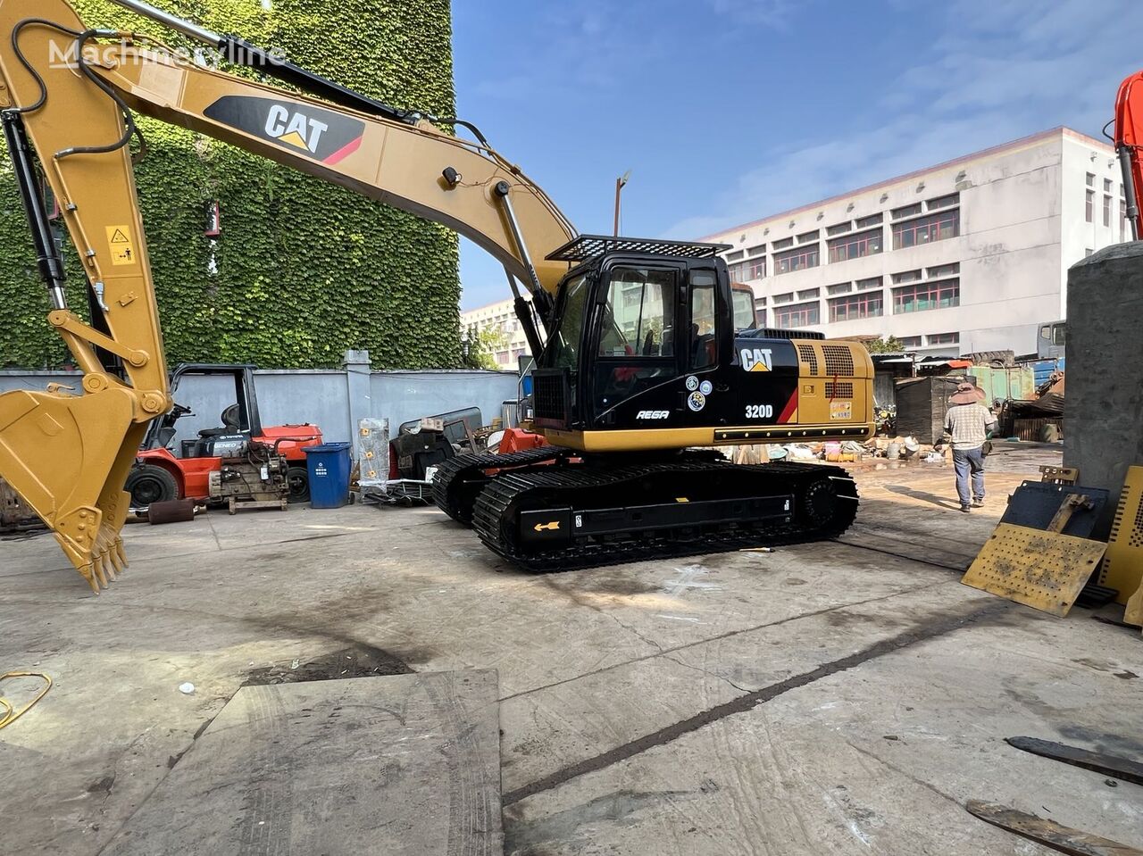 гусеничный экскаватор Caterpillar 320D