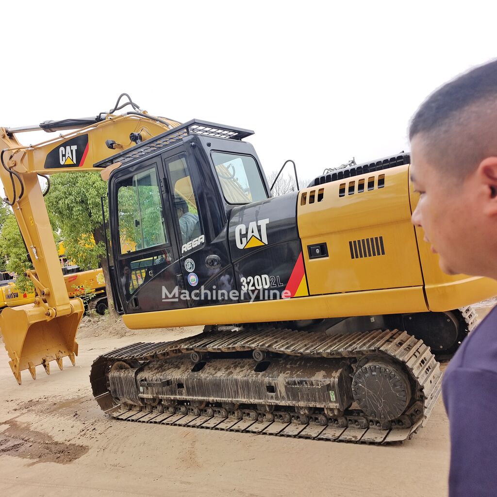 Escavadora de rastos Caterpillar 320D - Machineryline