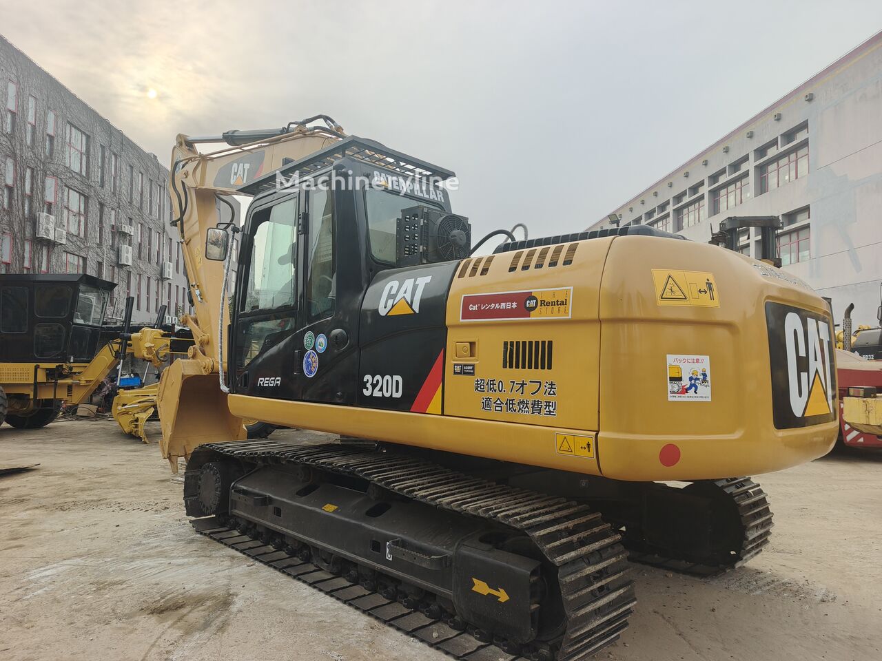 Pelle sur chenilles Caterpillar 320D 320DL à vendre | Machineryline MA Pelle sur chenilles Caterpillar 320D 320DL - Machineryline