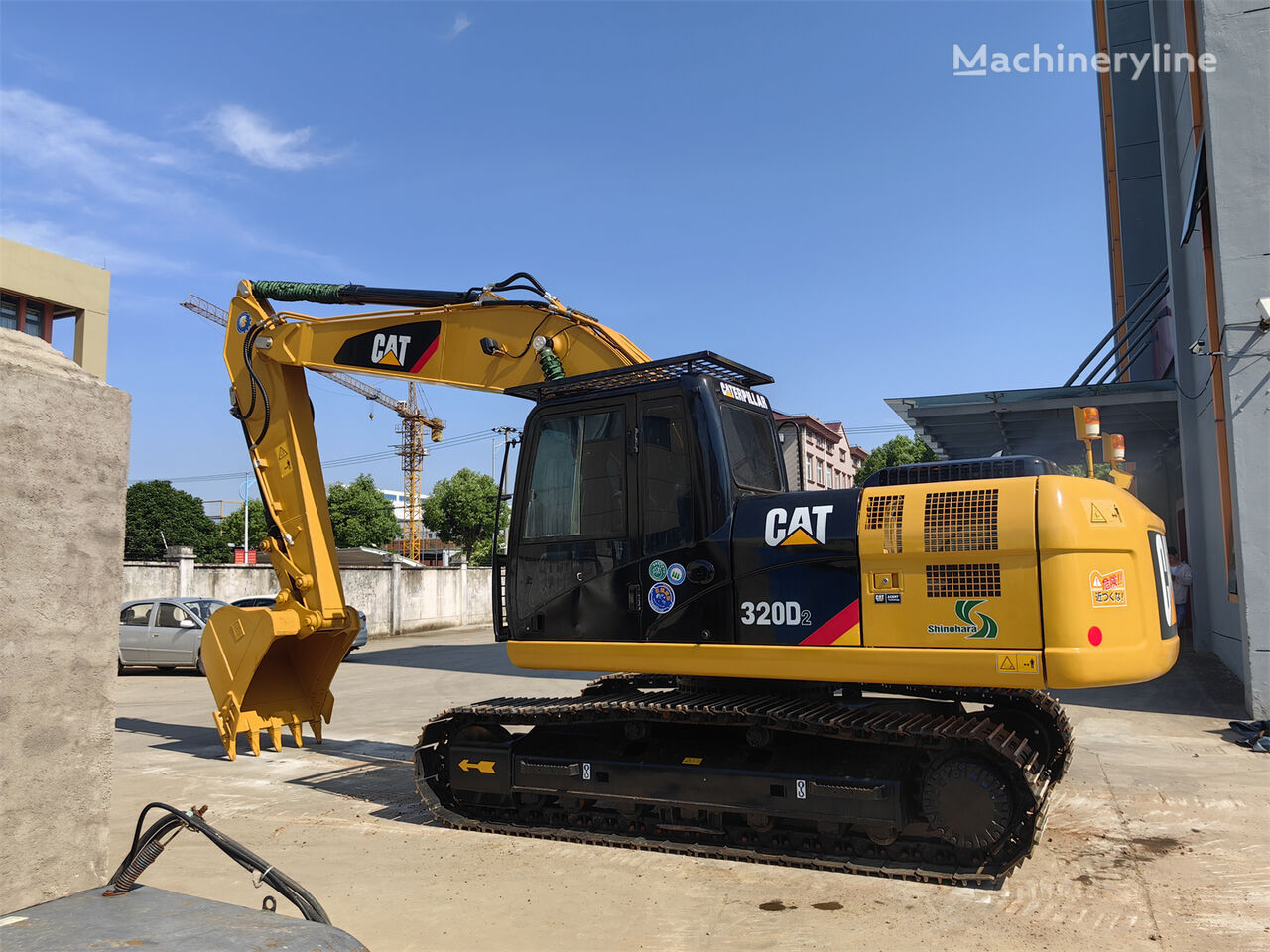 Caterpillar 320D2 tracked excavator