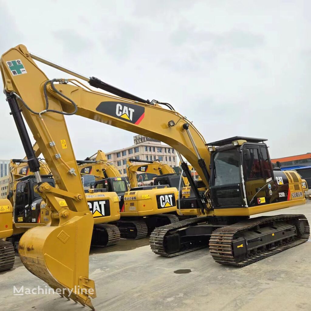 Caterpillar 320D2 tracked excavator