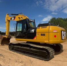 excavator dengan track Caterpillar 320D2L
