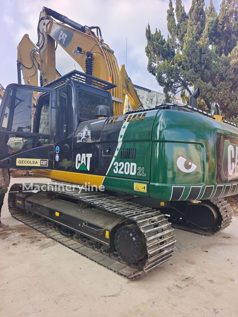 حفارة مجنزرة Caterpillar 320D2L - Machineryline