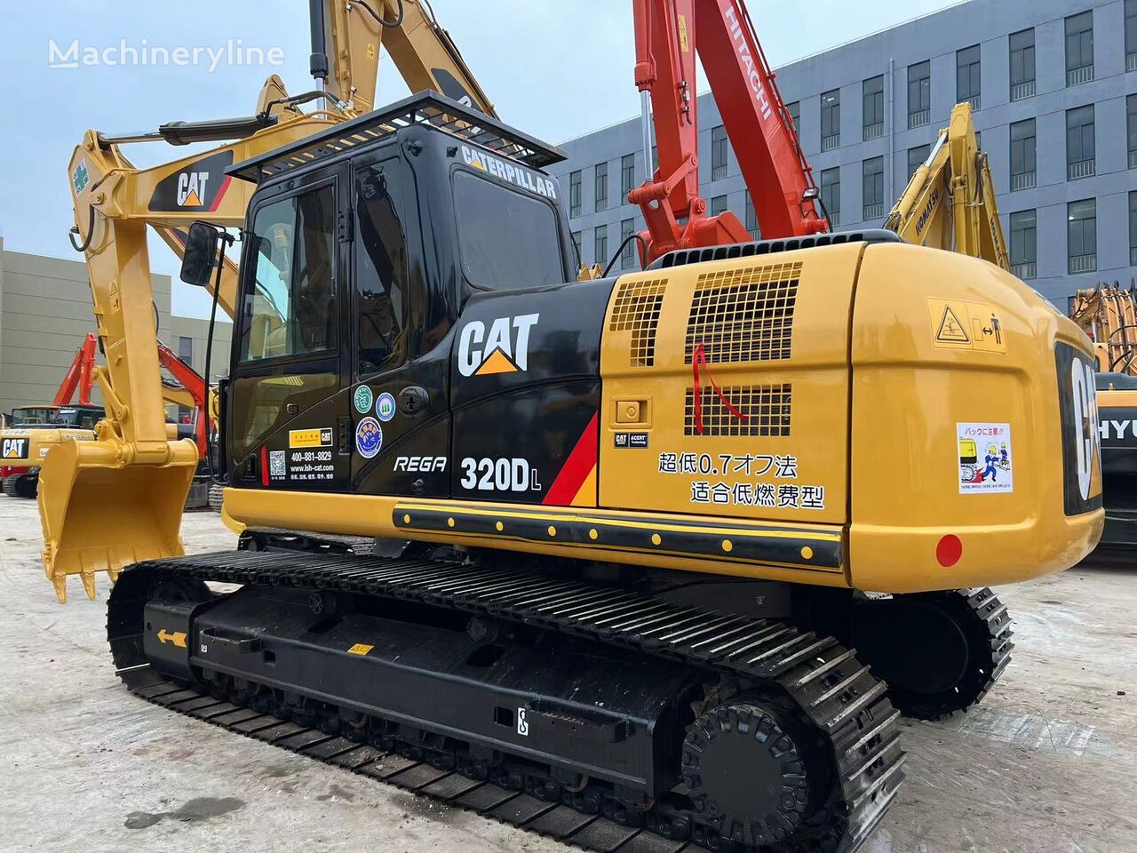 excavator dengan track Caterpillar 320DL