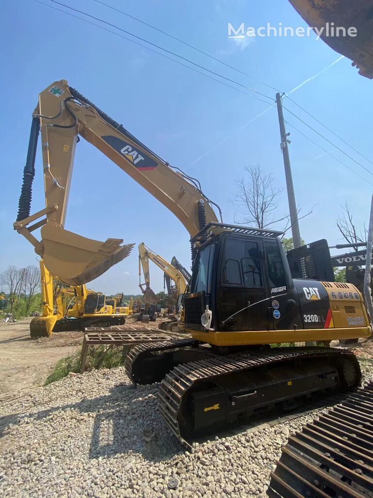 Caterpillar 320DL tracked excavator